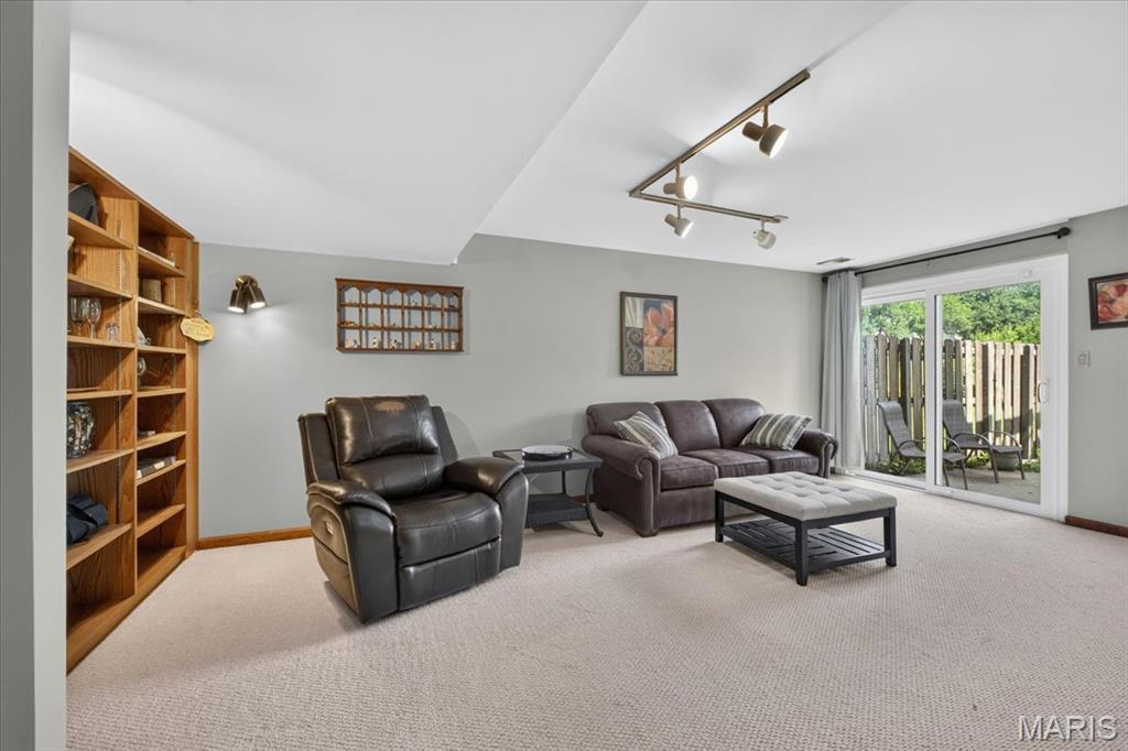 Field Pointe Condo Ten - Residential