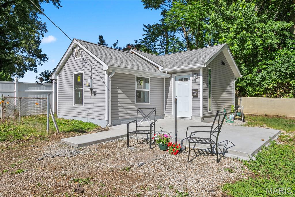 Affordable bungalow on an awesome lot in Affton School District.  NEW Plumbing, NEW Electric, NEW Roof, NEW Siding, NEW Gutters, NEW Patio and much more!!  Perfect for those seeking the privacy of a single family home without the high maintenance costs of a condo association.   
 Just Perfect for first time home buyers or those looking to downsize.