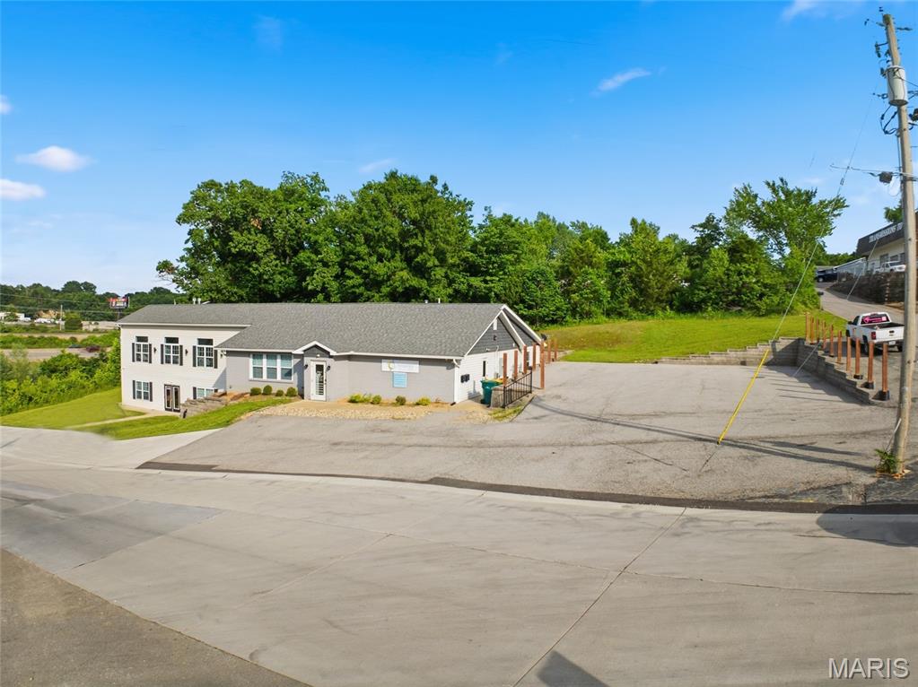 Imperial Indust Park - Commercial Lease