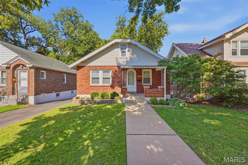 Laughlins Add To Sycamore Hills Re - Residential