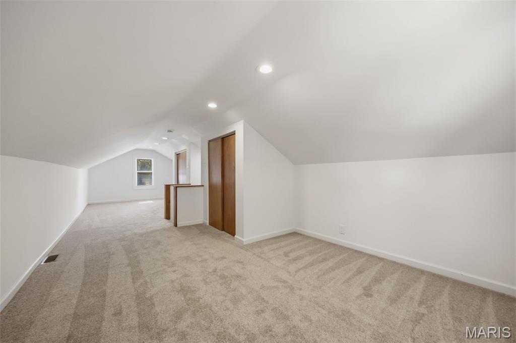 Laughlins Add To Sycamore Hills Re - Residential