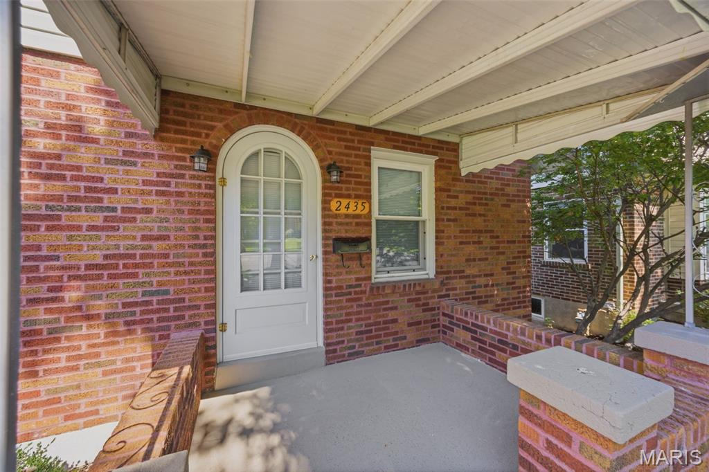 Laughlins Add To Sycamore Hills Re - Residential
