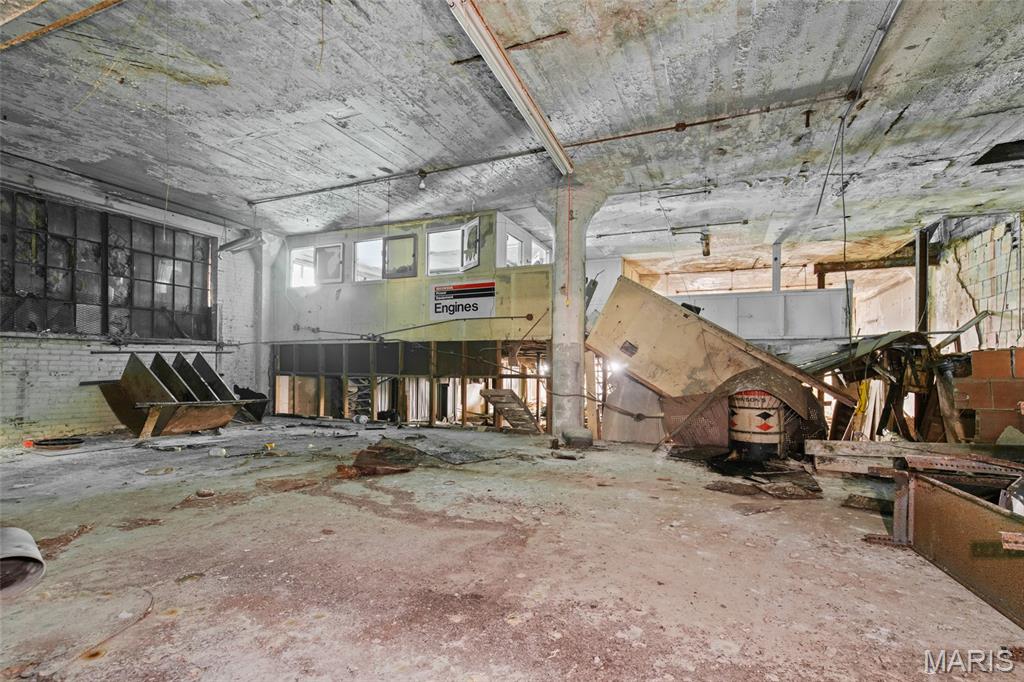 School Add 16 - Commercial Sale