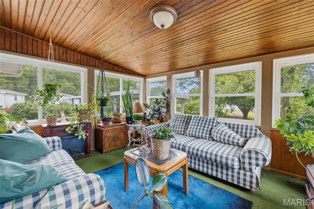 Potosi Lake - Residential
