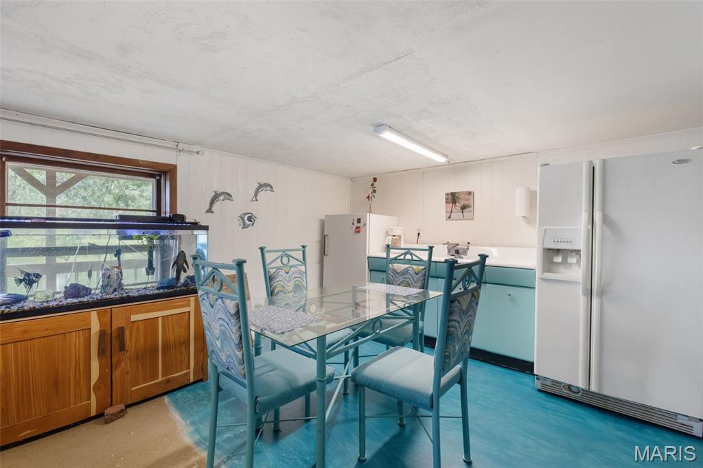 Potosi Lake - Residential