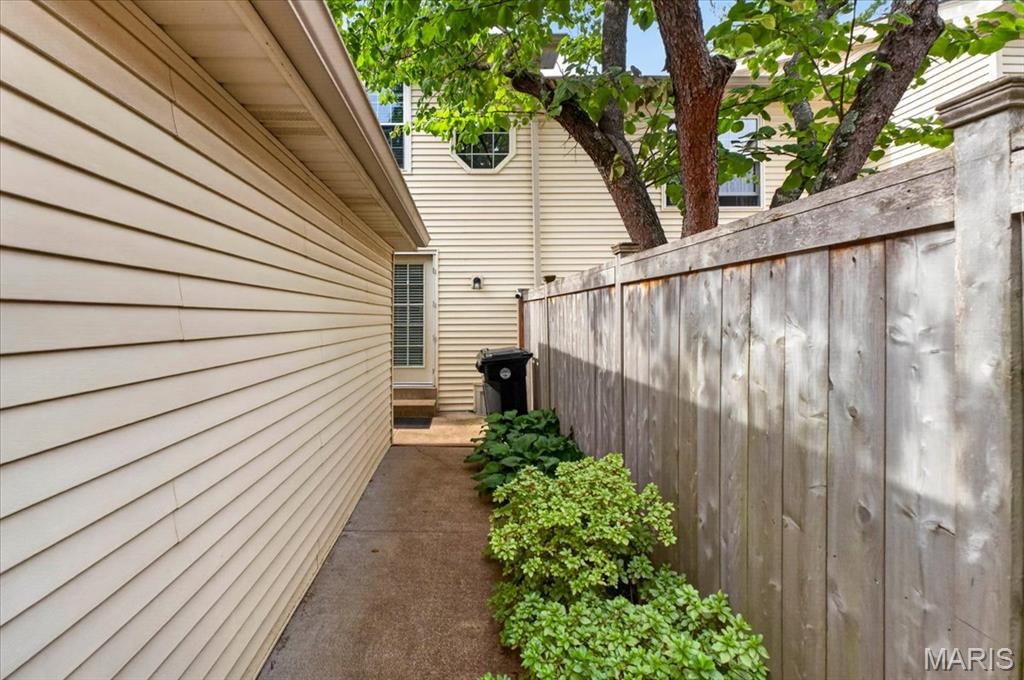 Van Buren Place Condo - Residential