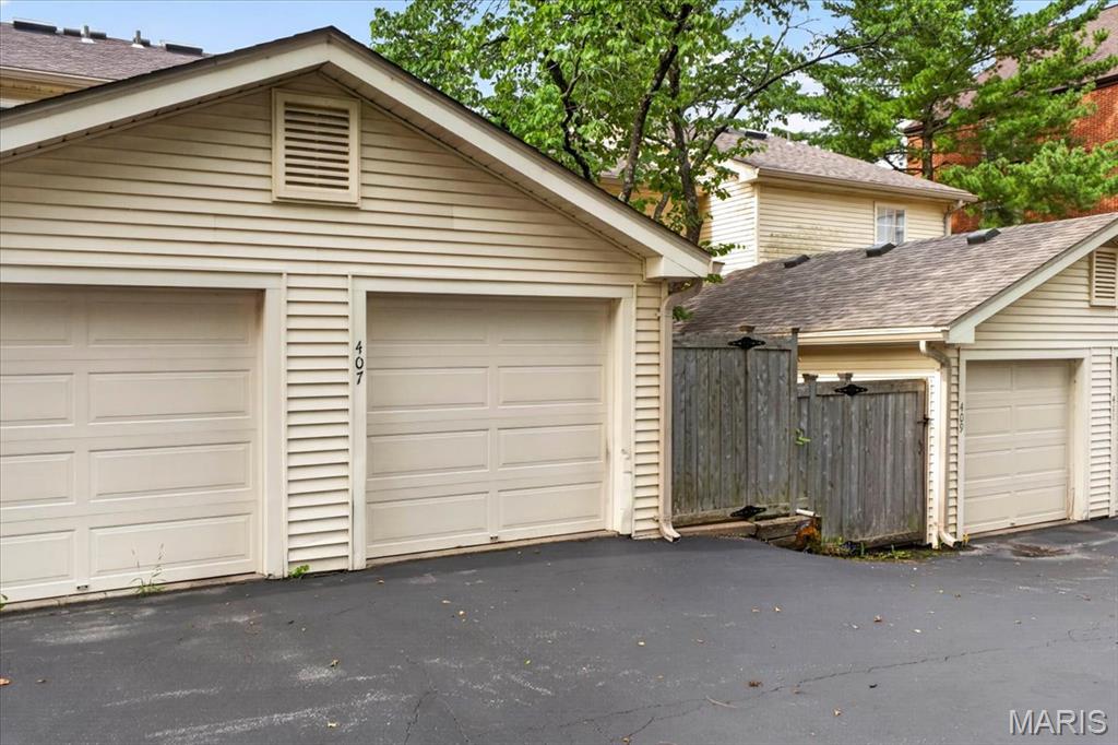 Van Buren Place Condo - Residential