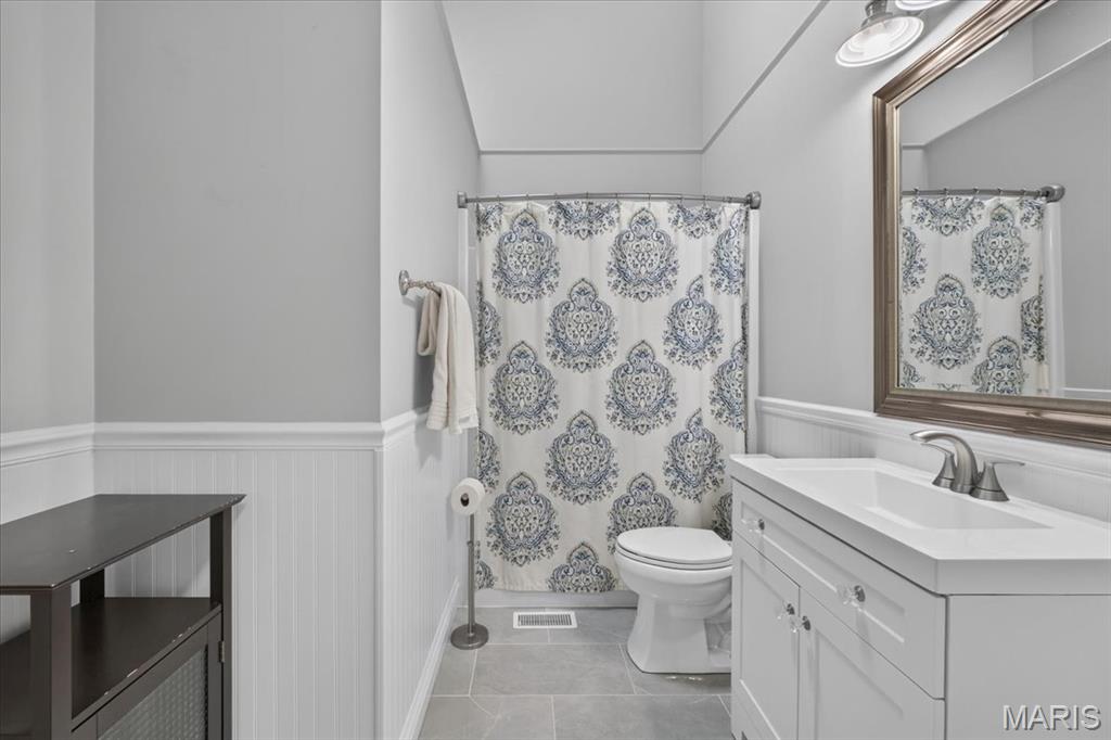 Van Buren Place Condo - Residential