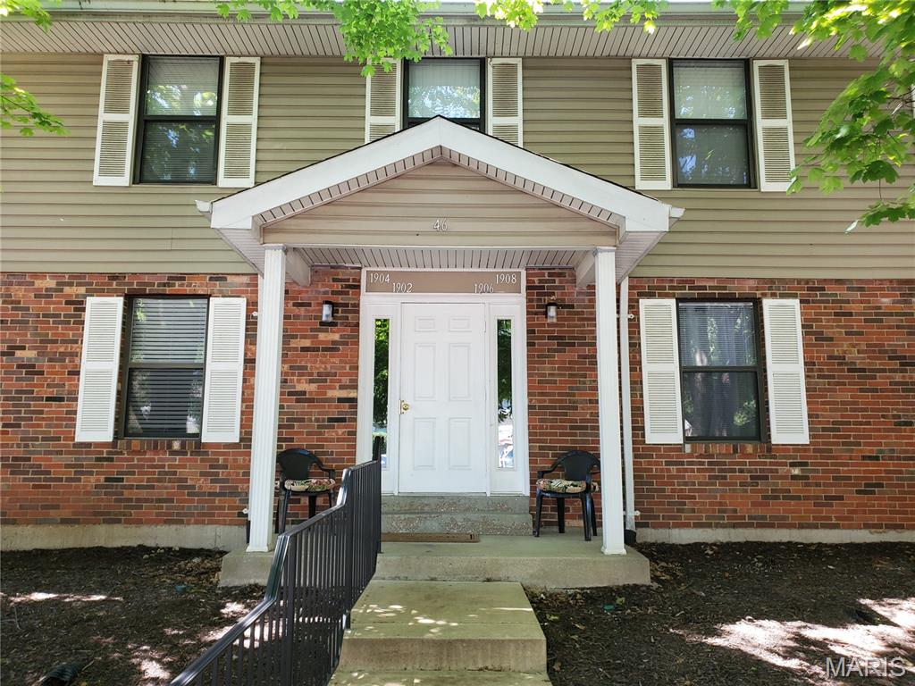This newly remodeled ground level condo with top of the line finishes: Two panel doors, Quartz counters, stainless steel appliances, breakfast bar with stools, modern lighting, deck and basement utility room with storage. Located next to Sunset Park, Shopping and many dinning options. Owner is a Missouri Real Estate Broker