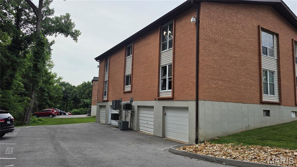 Oakville Commons Condo - Residential