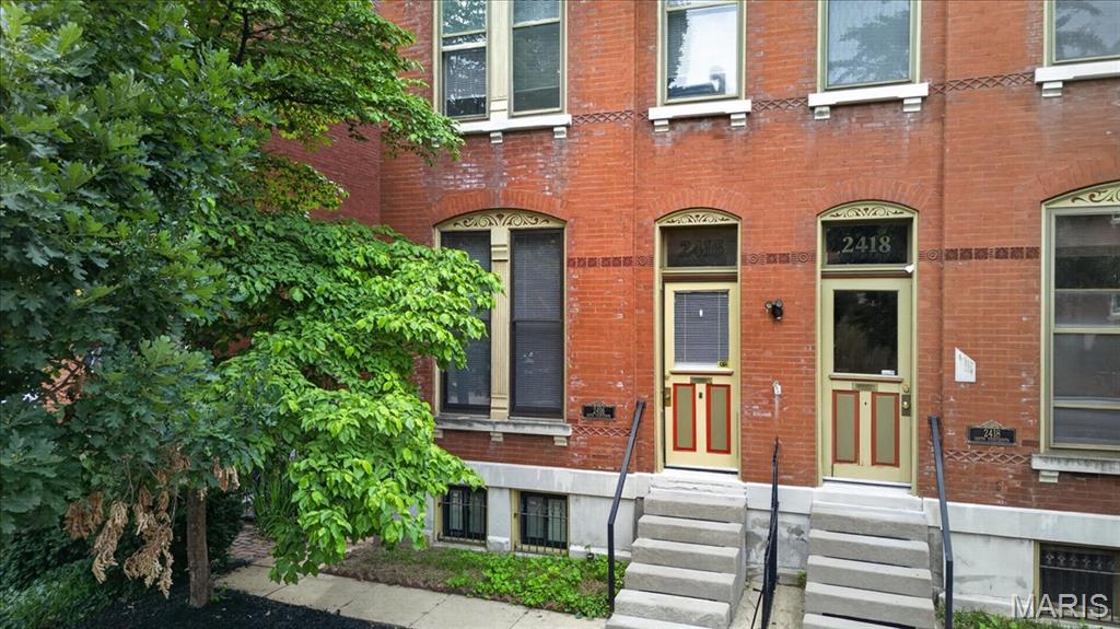Now available for lease in the heart of historic Soulard! This beautifully updated lower-level unit in a charming triplex offers 3 bedrooms, 2 full bathrooms, and a brand-new renovated lower level. Enjoy a breathtaking backyard and a location on one of Soulard’s gorgeous streets. Convenient access to Highways 44, 55, and 70 makes commuting a breeze while still being close to all the restaurants, nightlife, and charm the neighborhood has to offer. This home truly combines character, space, and convenience all in one!