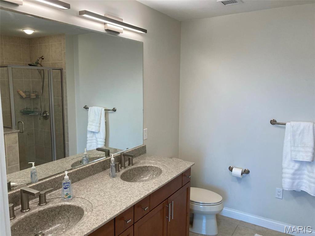 Park East Tower - Residential Lease