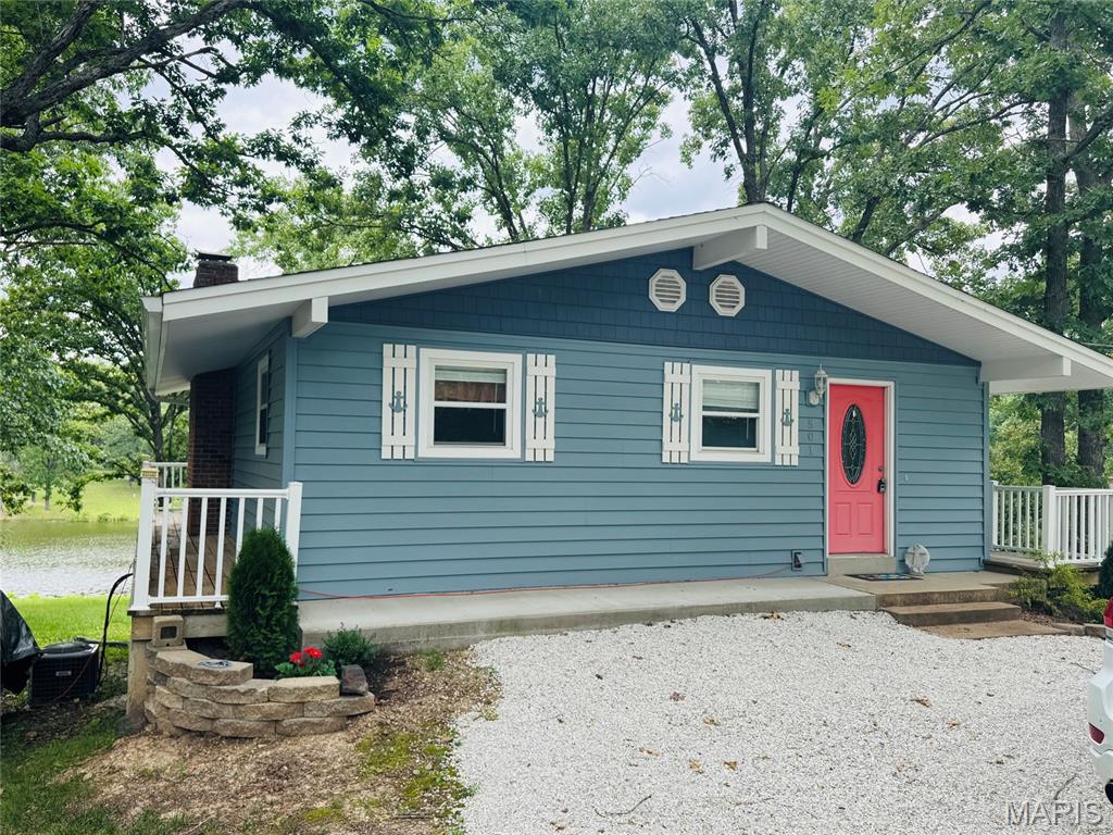Welcome to 501 Arbor Lane-- A newly remodeled and updated 3 bed 2 bath house in Lake St. Clair. This home features a lower level open floor plan with new LVP flooring and a brand new kitchen with new cabinets, countertops, and stainless steel appliances. 
Walk outside to lower level patio- great for entertaining! The outdoor space features a wrap around porch.