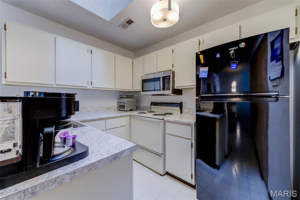 Highland Village Ph Four Twenty - Residential