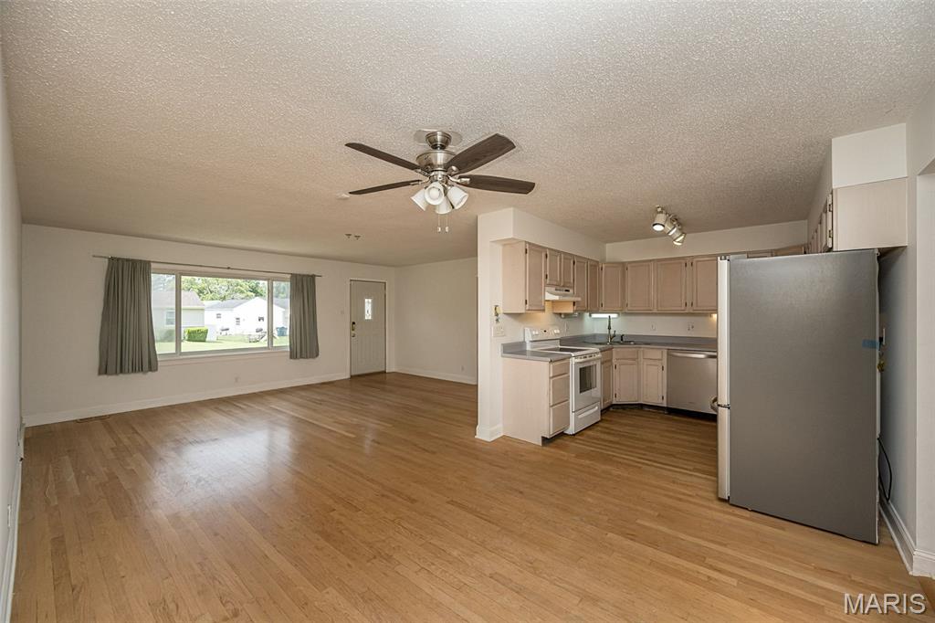 General Grant Hills - Residential