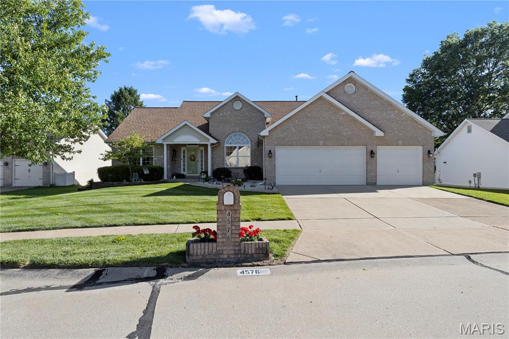 4576 Kerth Forest Drive offers the perfect blend of comfort, space, and location in a quiet, established neighborhood. This beautifully maintained home welcomes you with inviting curb appeal, spacious living areas, and a layout designed for both everyday living and entertaining.
Step inside to find an open and functional floor plan filled with natural light, generous room sizes, and warm finishes throughout. The kitchen offers ample cabinet room, granite counter tops with plenty of counter space, flowing seamlessly into the main living and dining areas, making it ideal for gatherings with family and friends.
The primary suite provides a peaceful retreat featuring a spacious walk in closet, double sinks, and a relaxing garden tub in the ensuite bathroom. Divided floor plan has bedrooms that offer flexibility for guests, a home office, or growing households. Outside, enjoy a private backyard perfect for relaxing evenings, weekend barbecues, or creating your own outdoor oasis.
Conveniently located near parks, shopping, dining, and major highways, this home combines privacy and convenience with easy access to everything.