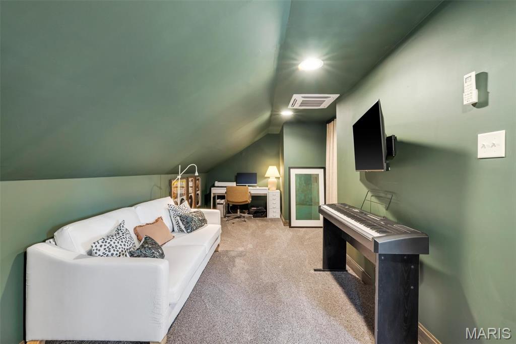 Mc Kenzie Tr - Residential