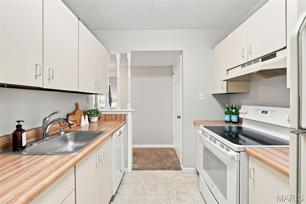 Brentwood Forest Condo Ph Eight - Residential