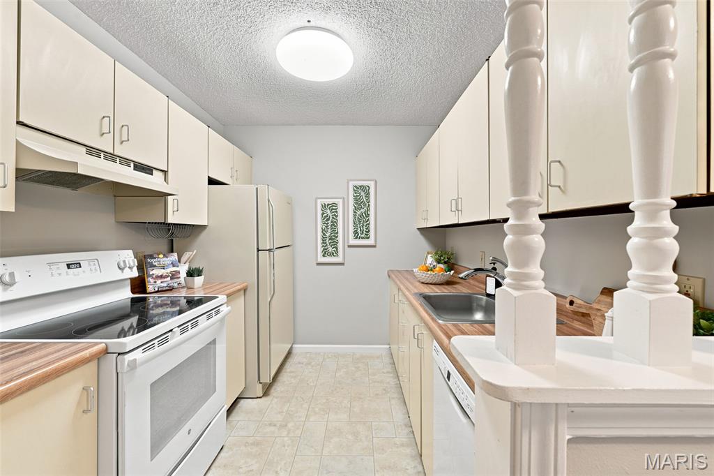 Brentwood Forest Condo Ph Eight - Residential