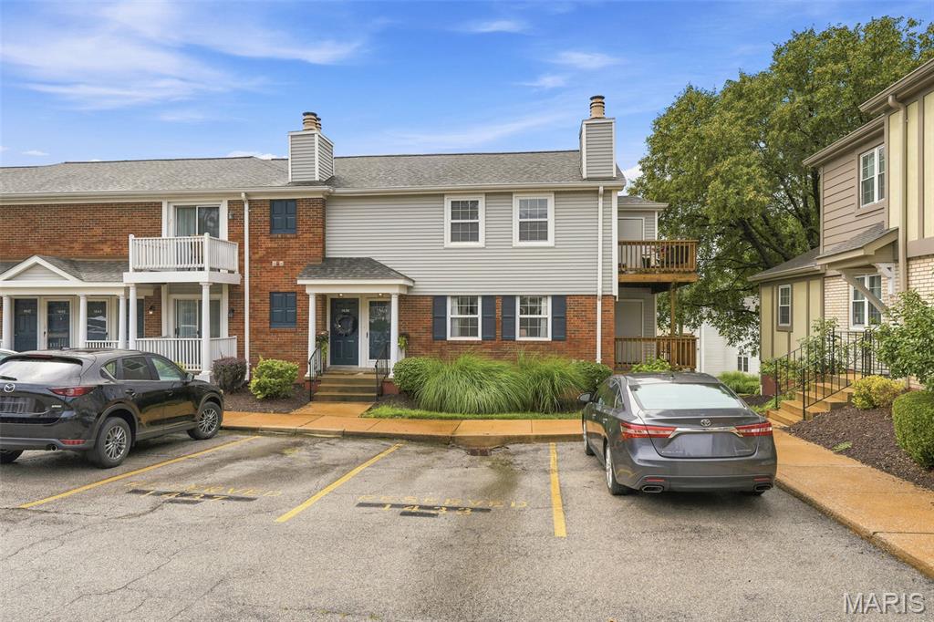 Location is ideal. Access off of Eager Rd. provides quick access to highway 64 if you are heading downtown or out west. This wonderful complex provides excellent recreational facilities- pool, clubhouse, tennis courts in a beautiful park like setting. Beautiful lake provides fishing opportunities as well as a peaceful environment. Extremely convenient location. Close to shopping, highways, public transportation.  The unit is at the end of the cul-de-sac street, which provides a more private deck with storage unit.   There is presently a special assessment of $549 a month until the end of 2026. That is in addition to the regular monthly assessment.