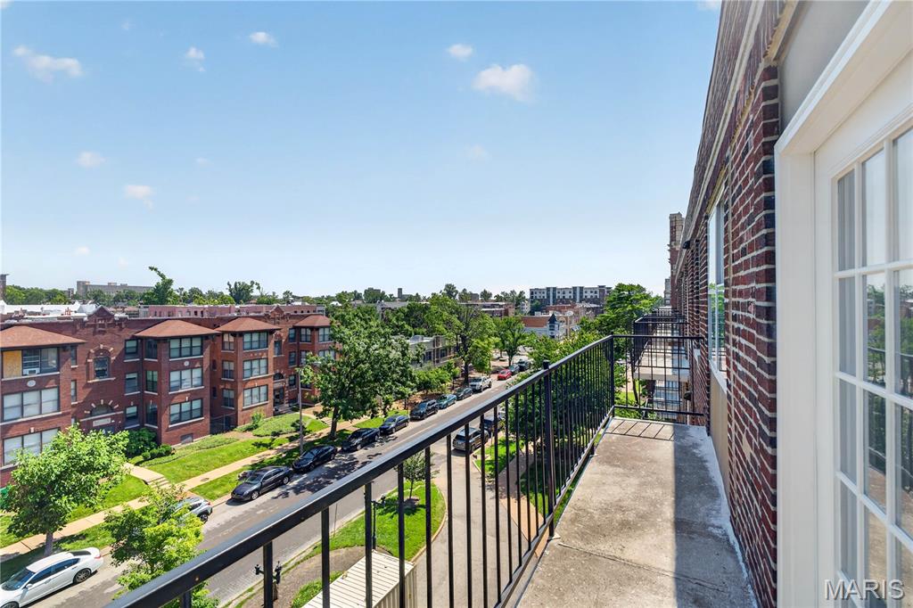 Pershing Ave Condo - Residential