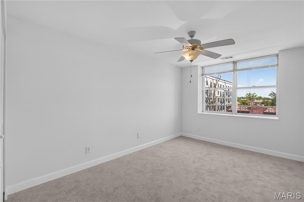 Pershing Ave Condo - Residential