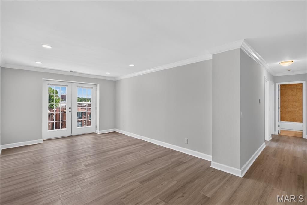 Pershing Ave Condo - Residential