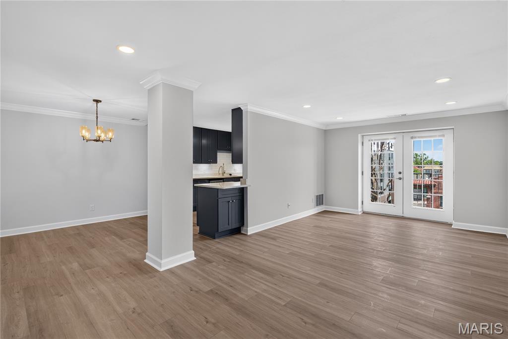 Pershing Ave Condo - Residential