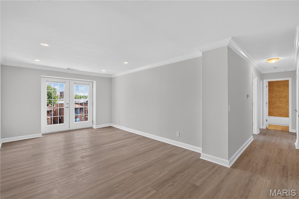 Pershing Ave Condo - Residential