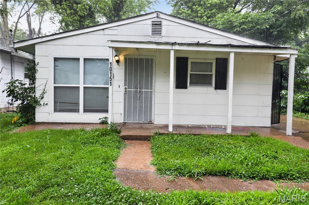 Charming ranch-style home in the heart of Jennings offering comfortable single-level living with off-street parking and a spacious yard. This well-positioned property features a functional floor plan with generously sized living spaces, multiple bedrooms on the main level, and a full basement providing additional storage or future finishing potential. Enjoy convenient access to shopping, dining, schools, parks, and major commuter routes.