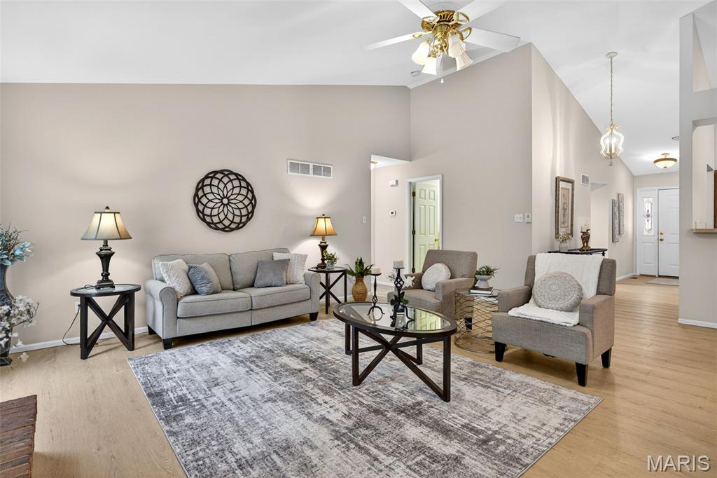Pine Bluff Villas - Residential