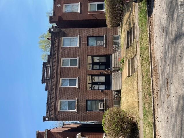 Great investment opportunity for investors looking to add a value-add property to their portfolio. This 4-unit building offers tremendous upside potential and is ideal for a buy-and-hold strategy. The property requires a full rehabilitation, but once completed, each 1-bedroom, 1-bathroom unit (approximately 875 sq. ft.) has the potential to rent for $800–$900 per month, creating an estimated gross rental income of up to $3,600 monthly.

Whether you're an experienced investor or looking for your next project, this property presents an excellent opportunity to build equity and generate long-term cash flow. Don't miss your chance to unlock the potential this multi-family property has to offer.