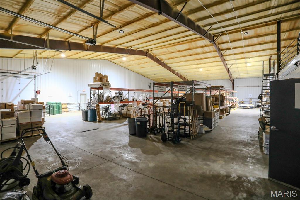 none - Commercial Lease