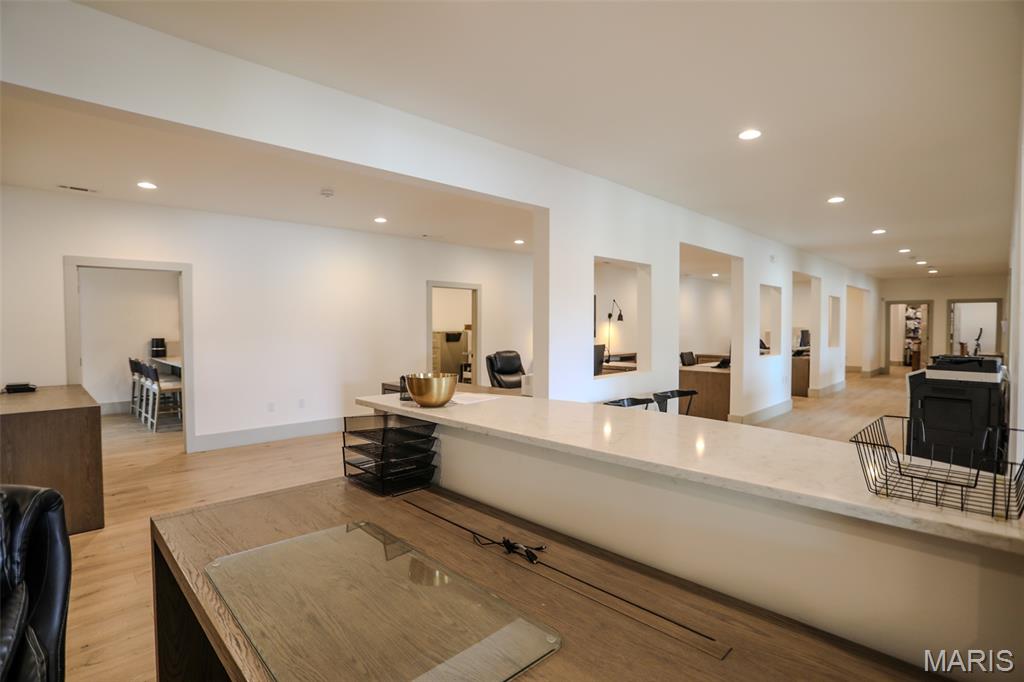 none - Commercial Lease