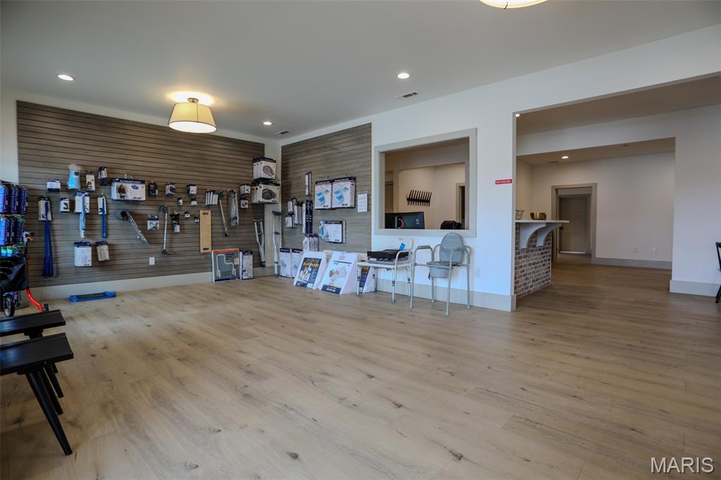 none - Commercial Lease