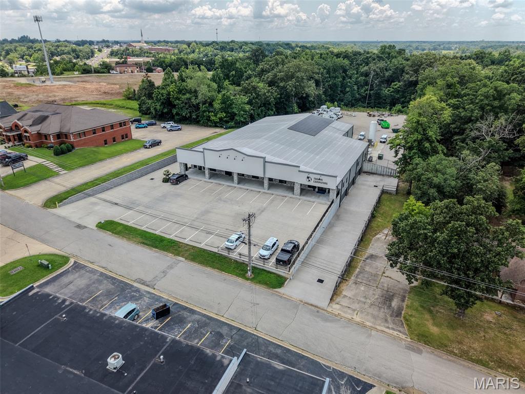 none - Commercial Lease