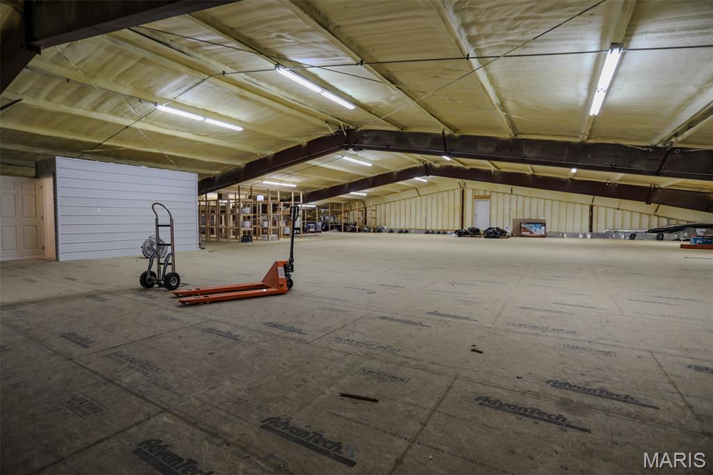 none - Commercial Lease
