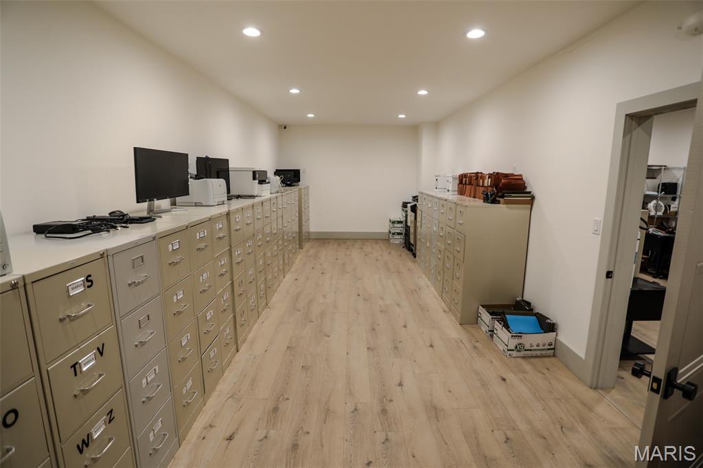 none - Commercial Lease