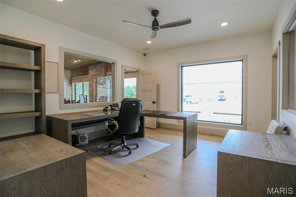 none - Commercial Lease