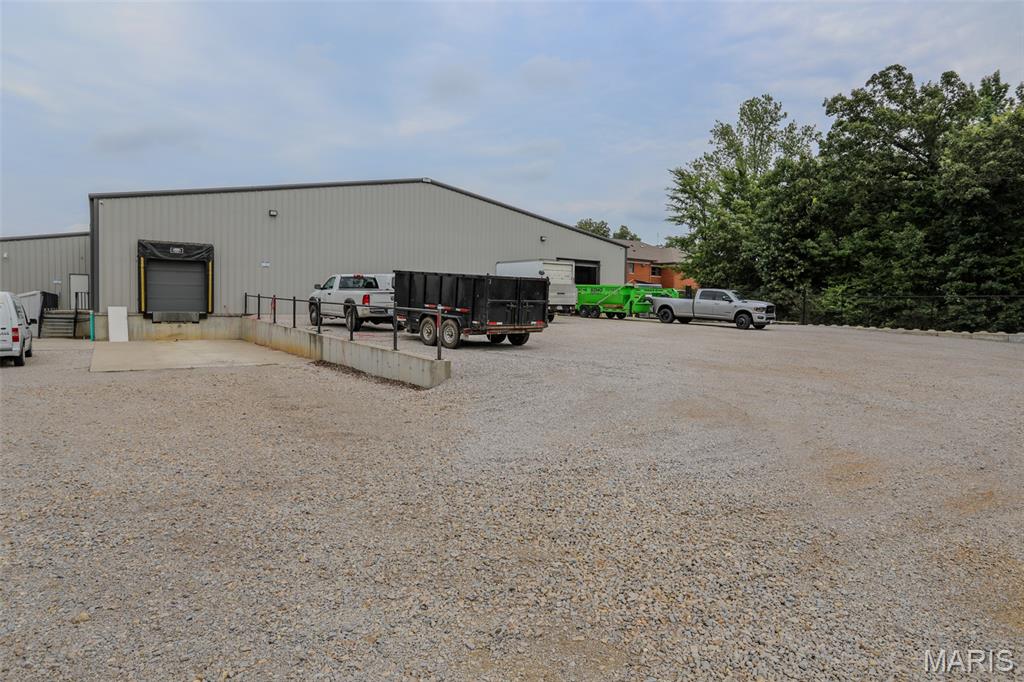 none - Commercial Lease