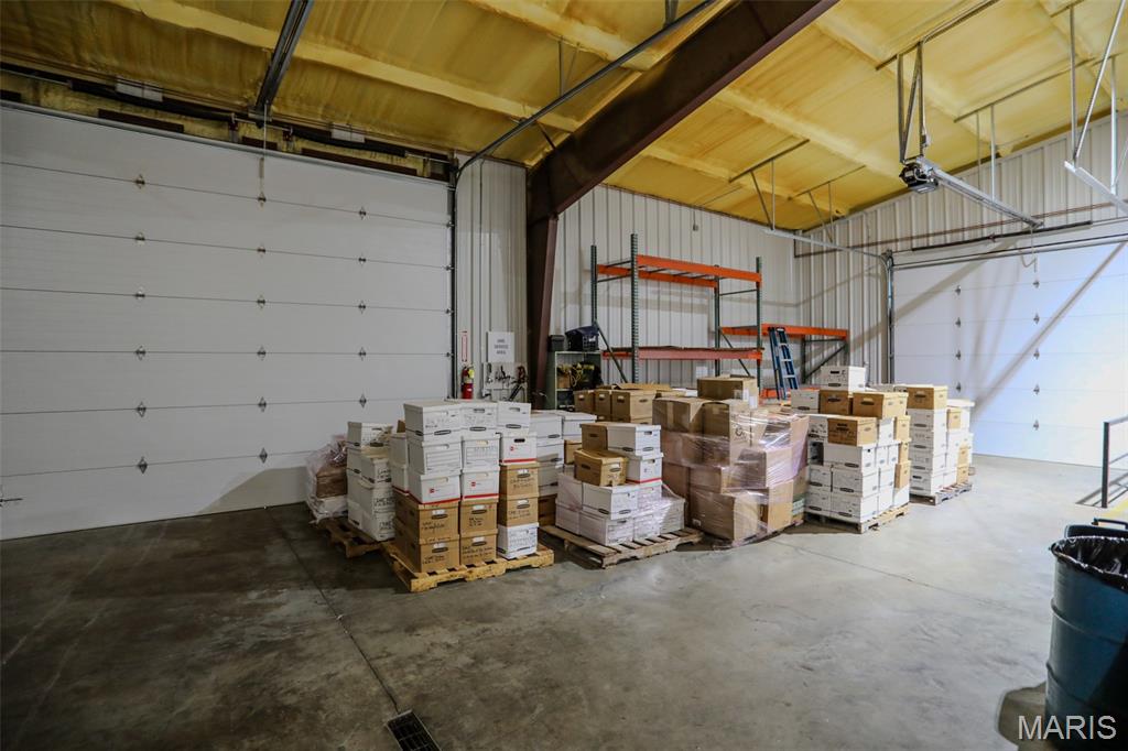 none - Commercial Lease