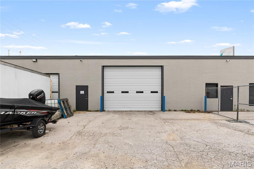 Run at the opportunity!  Prime Industrial Property established in the heart of St. Charles Industrial Zoning. Updated with new office space, new roof and freshly painted. 7,150 SF Office/Warehouse. Located in Established Charlestown Ind Park
with Convenient Access to Hwy 94, Hwy 364 & I-70. One Loading Dock (10x12) 1 Drive in Door. 11’ to 12’ 6” Clear height in Warehouse,
2 Private Offices, Break Area & large Reception Area. 100% Temperature Controlled, 600Amp 3 Phase Electric. Zoned I-1 Light
Industrial.