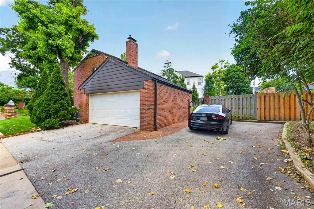 Davis Place - Residential