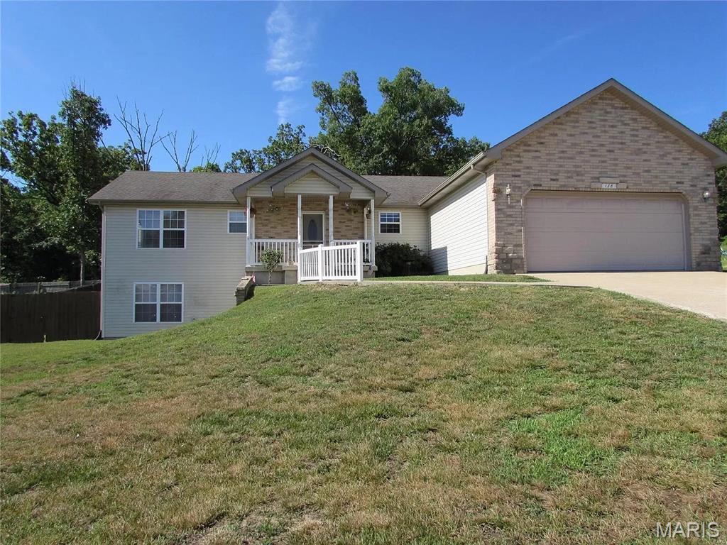 Presenting an exceptional opportunity at 138 Lyle Curtis Circle, Waynesville, MO 65583, a distinguished single-family residence constructed in 2007, offering a refined living experience. This property represents an invitation to sophisticated living; it features 3 bedrooms and 2 full bathrooms on the main level with a fireplace. The lower level has 2 bedrooms and 1 full bathroom. Schedule your private viewing to fully appreciate its distinctive qualities.