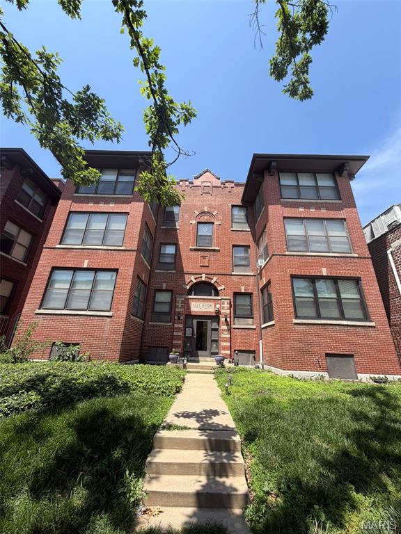 Looking for a 2-Bed condo in the desirable Debaliviere Place neighborhood.  Look no further!  The condo is a short one block walk to beautiful Forest Park with all its amenities.  This well-maintained 2nd floor unit is bright and sunny with large sliding doors and windows to the outside patio.  Condo features bamboo floors and new carpeting in the bedrooms, a kitchen with modern cabinetry and stainless-steel appliances. The unit is all electric self-contained with furnace, water heater, washer and dryer.  Designated parking spot in enclosed fenced in area with additional parking on the street.  Locked storage unit in the basement.  Conveniently located close to Washington University, Barnes Jewish Hospital, restaurants and shopping.