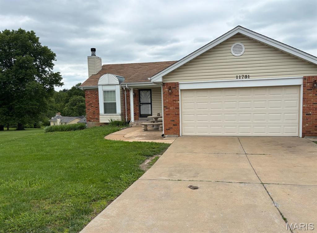 This beautiful 3bedroom 2 bath ranch style home is located in the Ridgeview neighborhood. This home features an open-concept living room, dining room, and kitchen area perfect for entertaining.. The large deck oversees an open backyard, ideal for outdoor gatherings and relaxation. The  spacious primary bedroom includes a full private bathroom and generous closet space. Additional highlights include vaulted ceilings and walkout basement. Make this your dream home.