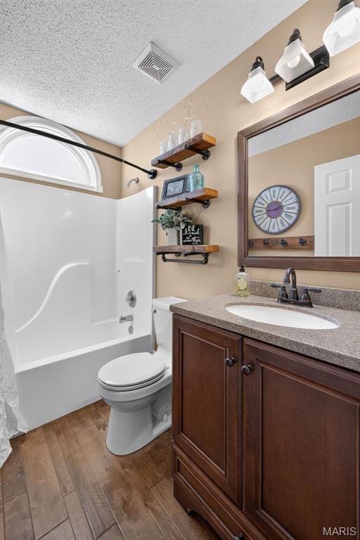 Est At Highgrove - Residential