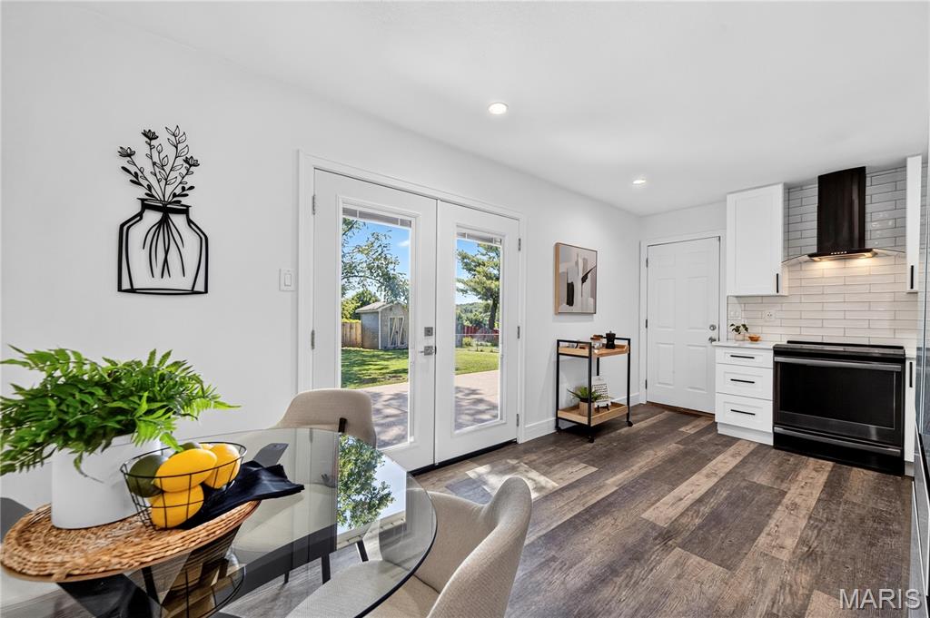 Crystal Wood Dr - Residential