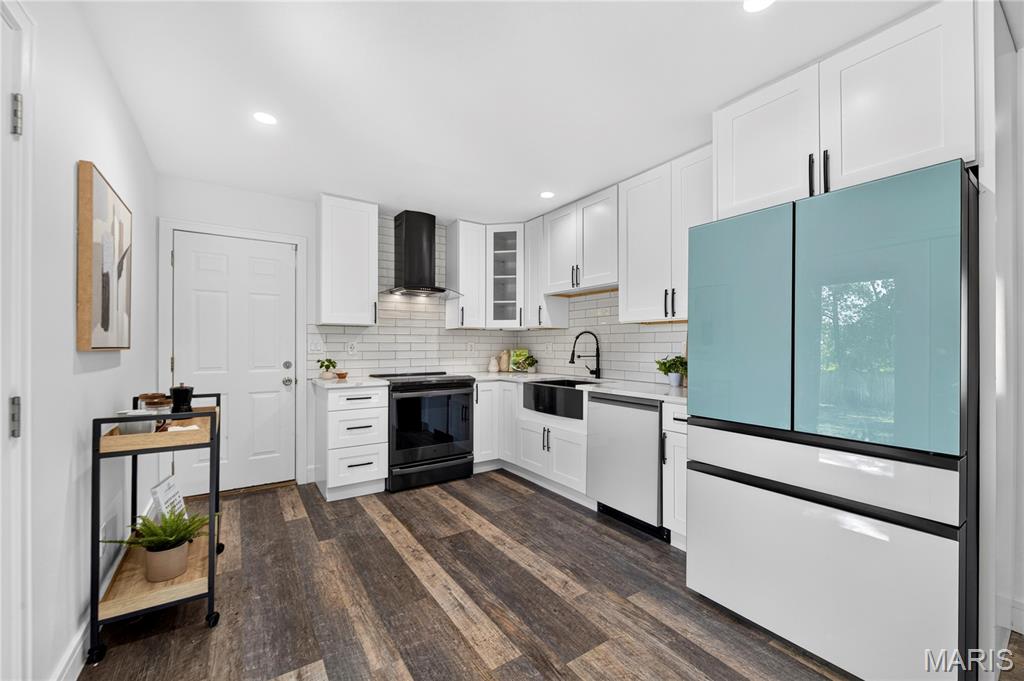 Crystal Wood Dr - Residential
