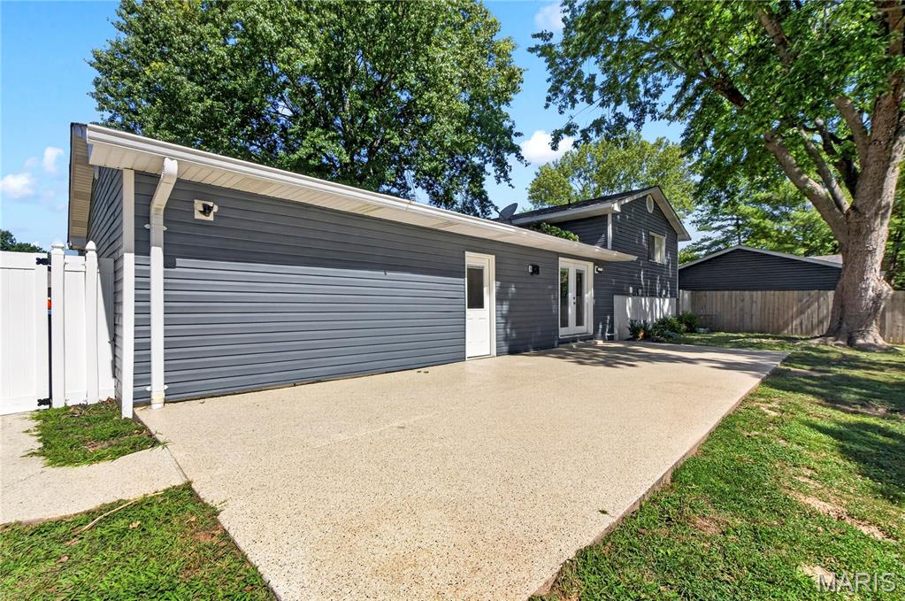 Crystal Wood Dr - Residential